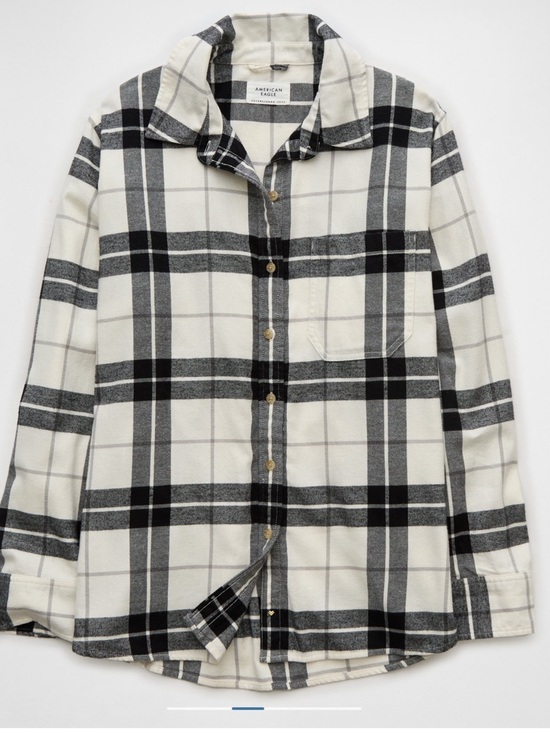 American Eagle Outfitters Tops - American Eagle 🦅 Oversized Plaid Button-Up Shirt